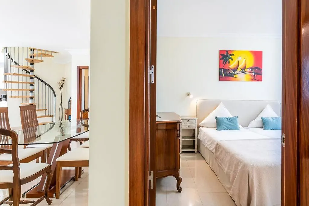 Luxurioese Duplex Ferienwohnung In Sehr Ruhiger Wohnanlage Mit Meerblick Palm-mar Apartment